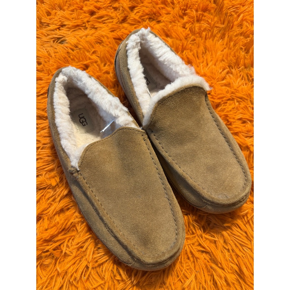 UGG Ascot Suede Slippers woMens 11 Chestnut Brown Sheepskin Loafers 1101110